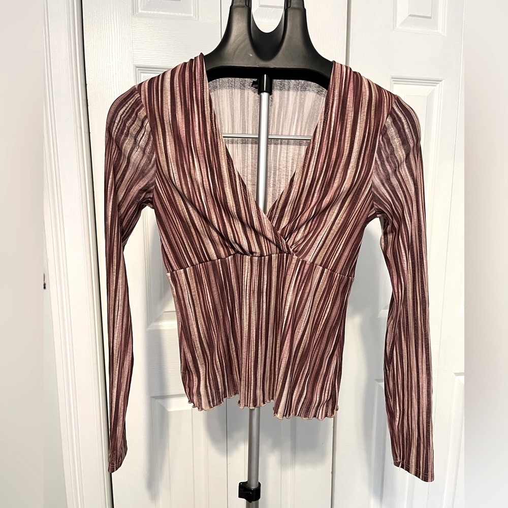 Eyeshadow Brown and White Ribbed Long Sleeve Blouse - Picture 2 of 9